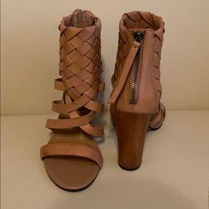 Dolce Vita Ladies leather booties